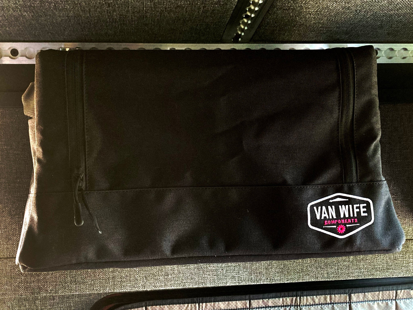 18" Hanging Bag