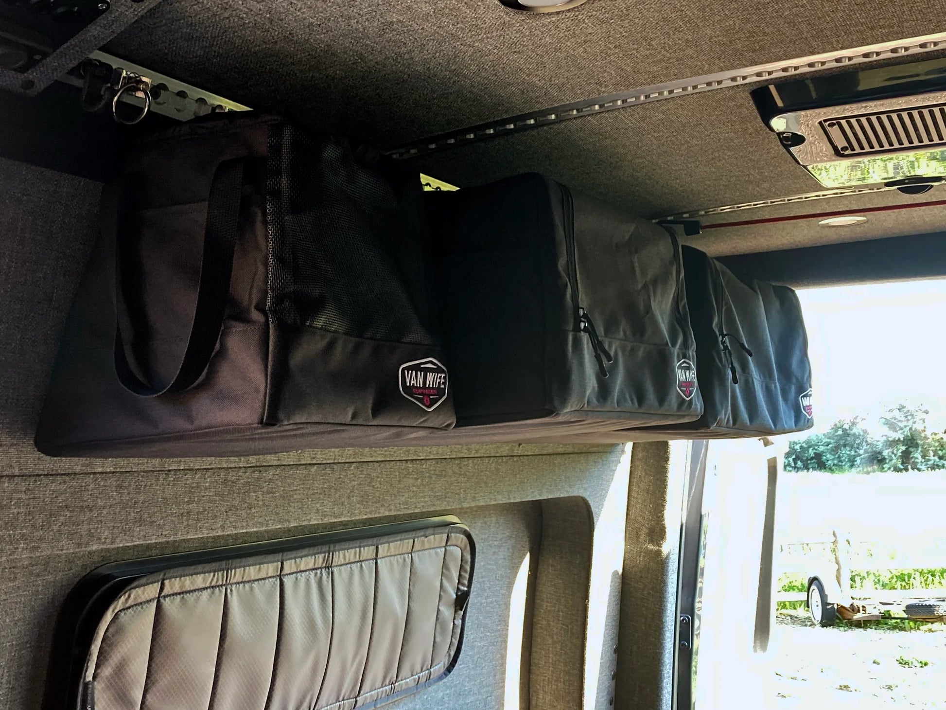 18 Hanging Bag Gone Mobile Vans